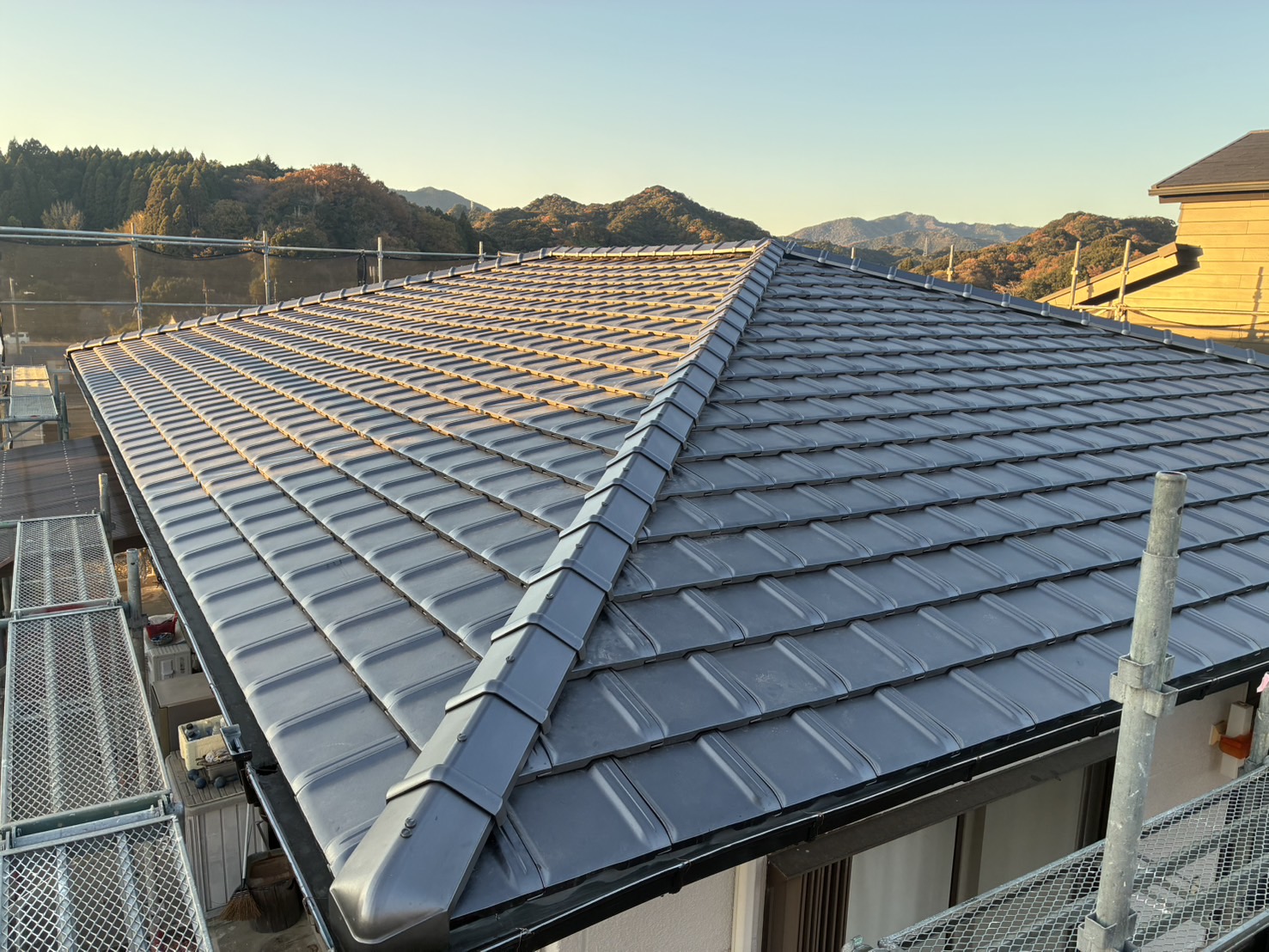 【施工事例】平屋のお家。セメント瓦を陶器平板瓦に。